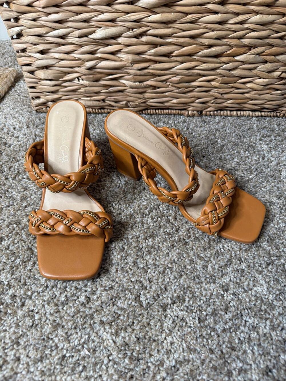 Jessica Carlisle, braided tan and gold square toe mule 7.5 735